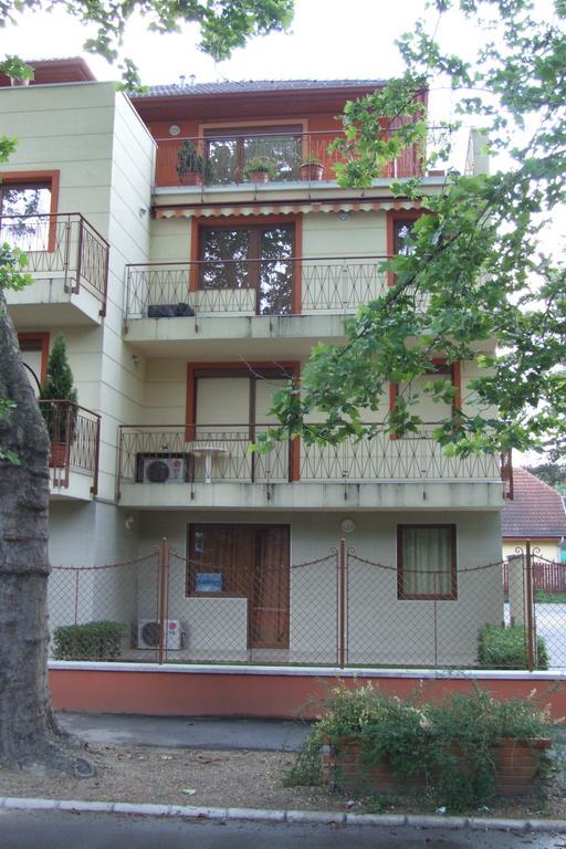 Villa Palazzo Apartments Siófok Esterno foto