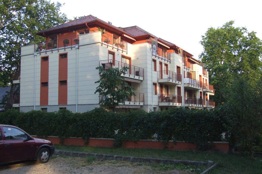 Villa Palazzo Apartments Siófok Esterno foto
