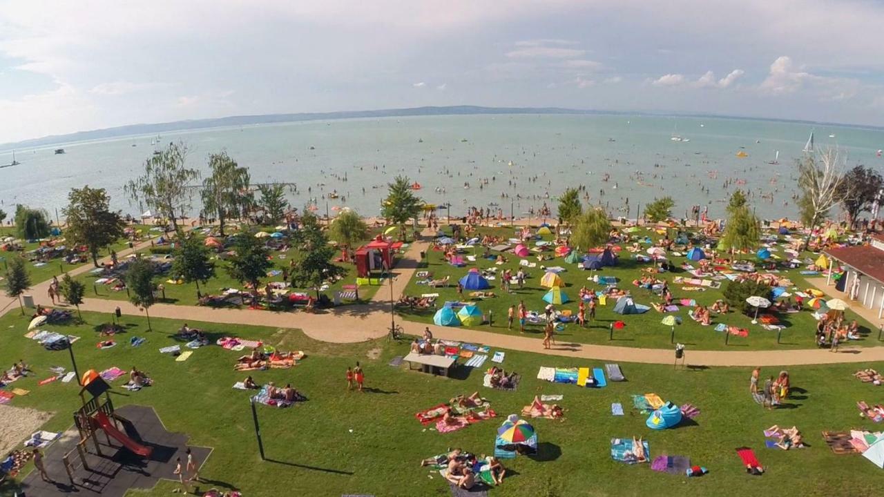 Villa Palazzo Apartments Siófok Esterno foto